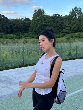 tiny.pretty.j