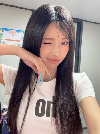 tiny.pretty.j