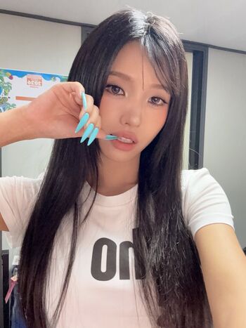 tiny.pretty.j