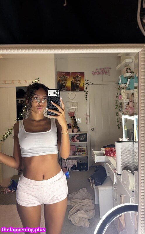https: / ttahlula Nagie OnlyFans Zdjęcie #200