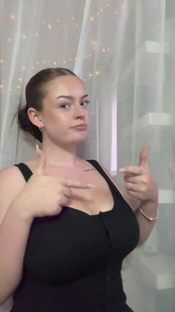 Ttayallyles [Nudes]
