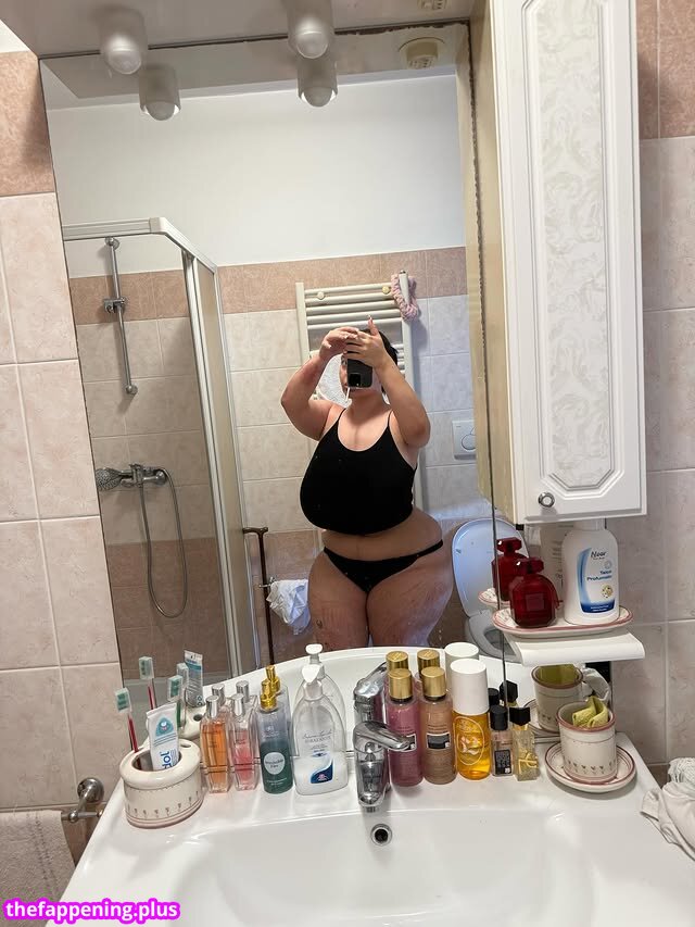 Mxmmytina / Vvalentinabonetalli Nacktes OnlyFans Foto #183