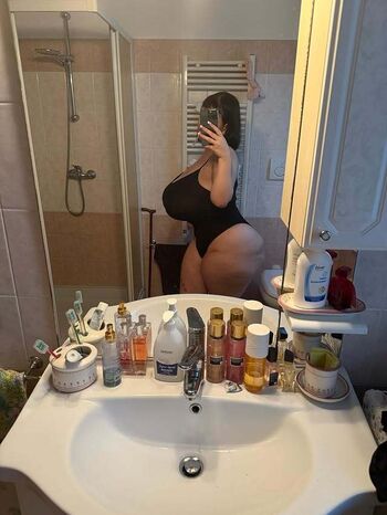 Vvalentinabonetalli