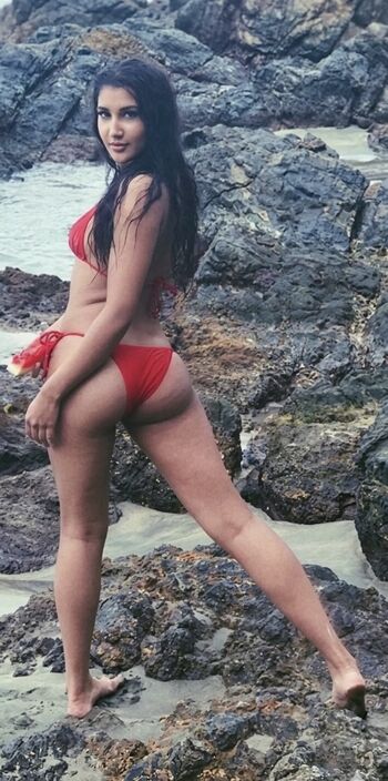 Women In Bikinis