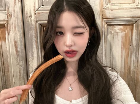 WomenK-pop
