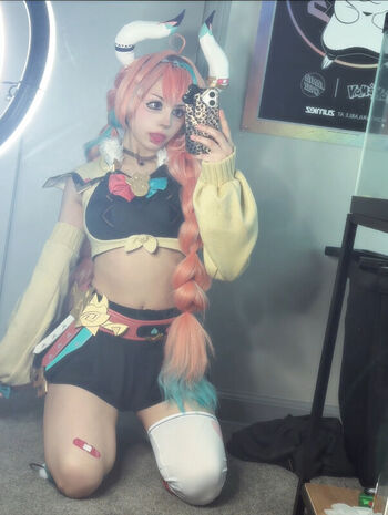 xenluvsmiku