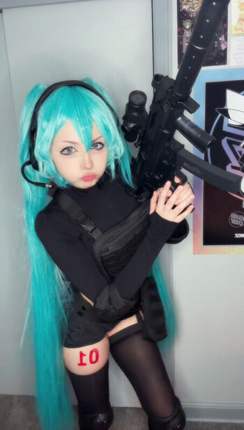 xenluvsmiku
