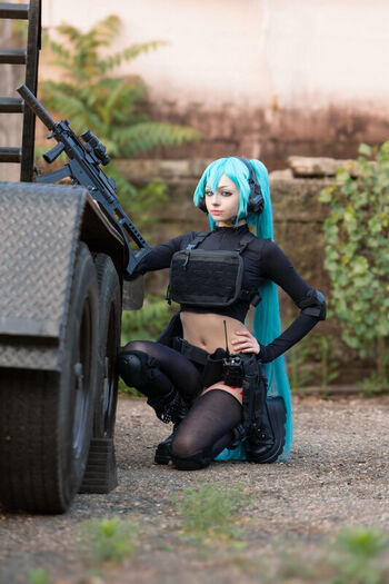 xenluvsmiku