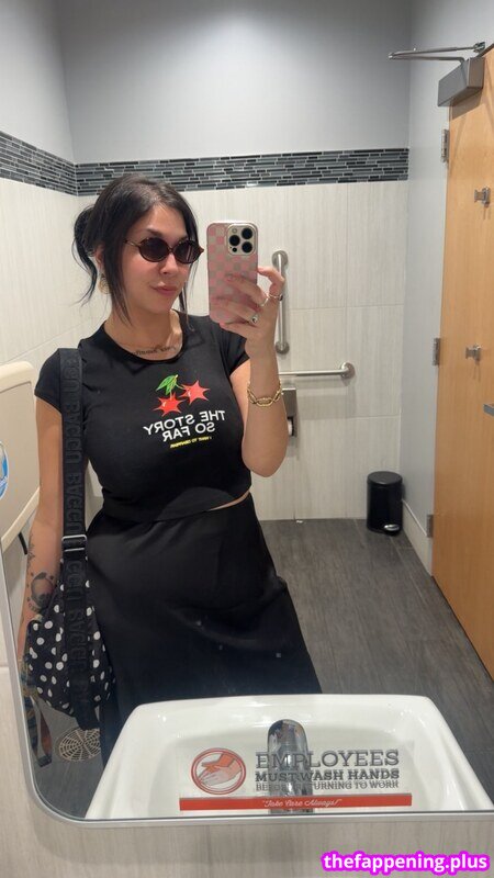 qwx_wenci / xxxcici_ / xxxotici Fotografie OnlyFans Dezbrăcată #13