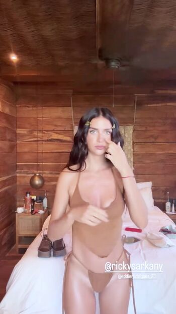 Zaira Nara