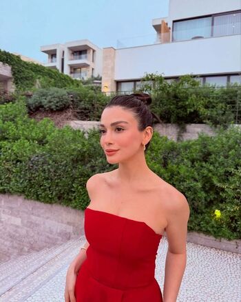 özge Yağız
