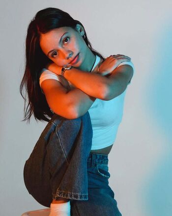 Zoe Manoek