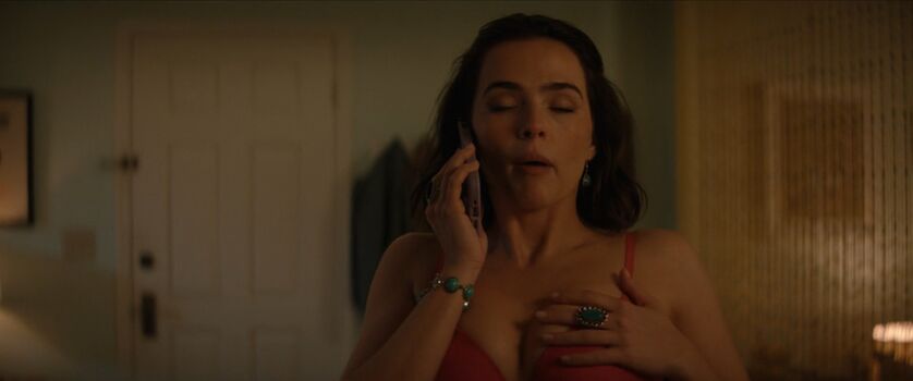 Zoey Deutch