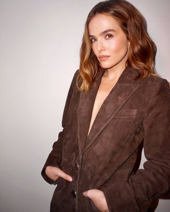 Zoey Deutch