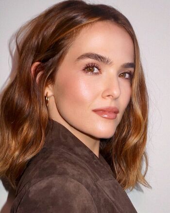 Zoey Deutch