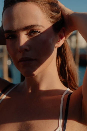 Zoey Deutch
