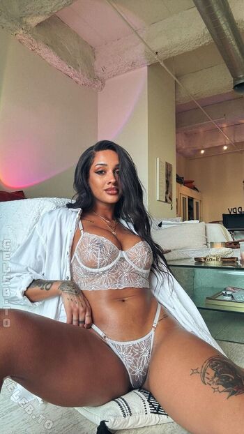 Zoey Sinn